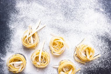 Taze makarna üst görünümü