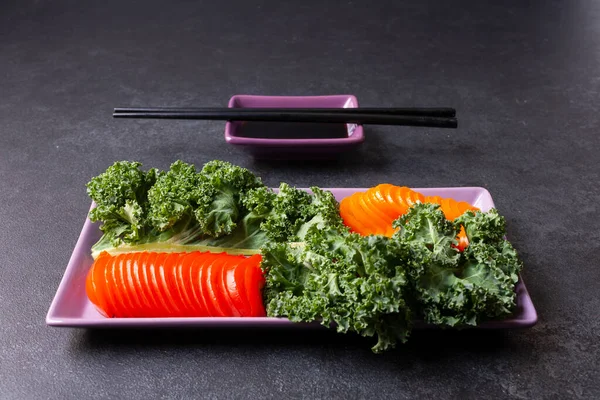 Sushi Con Verduras Palillos Sobre Fondo Negro —  Fotos de Stock