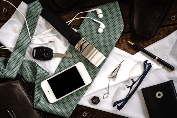 Man accessoires op houten achtergrond bovenaanzicht — Stockfoto