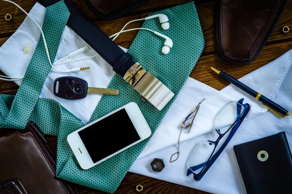 Man accessoires op houten achtergrond bovenaanzicht — Stockfoto