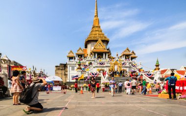 Bangkok, Tayland - 08 Şubat 2016: Wat Tr turist ziyaret