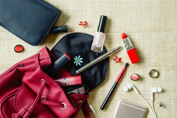 Üstten Görünüm kadınların çanta malzeme kadın kozmetik aksesuarlar