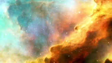 Uzayın derinliklerinde Omega ya da Kuğu nebulası keşfi. Kuğu Bulutsusu 'na 4K Uçuş 3 boyutlu animasyon. Uzay boşluğundaki yıldız alanlarında ve galaksilerde seyahat etmek. NASA görüntüsü tarafından desteklenen elementler. 