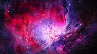 Orion nebulasında 4K 3D uzay keşfi. Uzayda Uçmak, Samanyolu Galaksisi 'ndeki yıldız kümelerini ve bulutsuyu dağıtır. En parlak nebulalardan birisidir. NASA resimleriyle döşenmiş elementler.