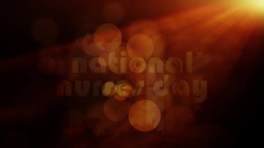 Ulusal Hemşireler Günü soyut sinema başlığı giriş döngüsü. 4K 3D illüstrasyon Ulusal Hemşireler Günü altın harfli güneş ışığı ve hareketli altın bokeh parçacıkları arka planda kusursuz döngü oluşturur.