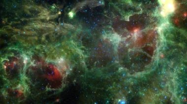 Galaksi Dış Uzay Keşfi. Ruh Bulutsusu veya Embriyo bulutsusu, Kalp Bulutsusu 'nun yakınlarındaki Cassiopeia takımyıldızında bir toz ve gaz bulutuyla çevrili bir açık yıldız kümesi. NASA resmini de ekle.