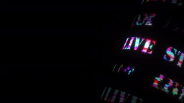 Live Stream renkli metin metninin 3B animasyon metni hafif animasyon dijital efekti arka plan 4k 3d düz metin Live Stream sim efekti giriş, başlık dijital afişi için 