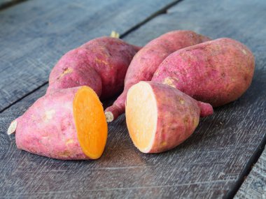 Tatlı patates ahşap tablo