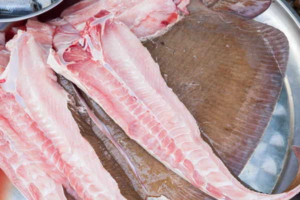 Islak pazar filetoların balık