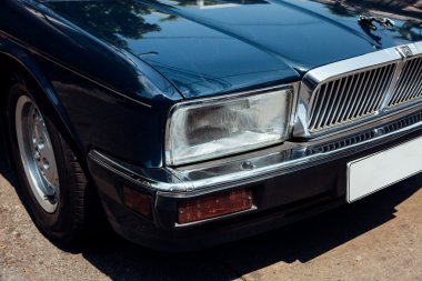 Jaguar Sovereign Bangkok sokağa park etti.