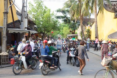 Hoi bir antik kenti, Vietnam Caddesi'ndeki trafik