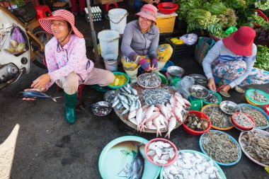Kadınlar ıslak Pazar, deniz ürünleri Satıyoruz