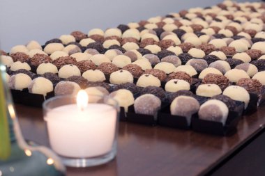 Parti dekorasyonu için ev yapımı şeker.