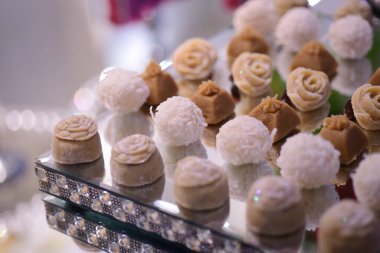 Parti dekorasyonu için ev yapımı şeker.