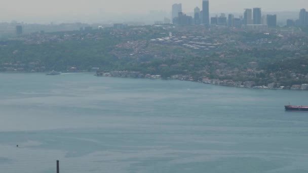 Sailing ship, dry cargo ship is passing the bosphorus, sailing time lipse, — Stock Video