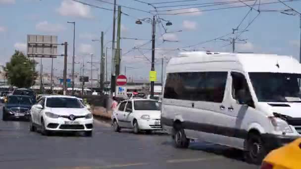 Car traffic, Cars and tram are moving traffic, time lapse — Stock Video