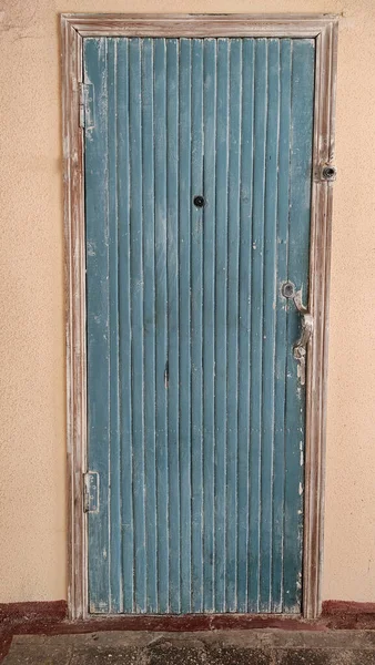 Vintage Niebieski Grunge Stylu Drzwi Dużym Przyciskiem Dzwonka — Zdjęcie stockowe