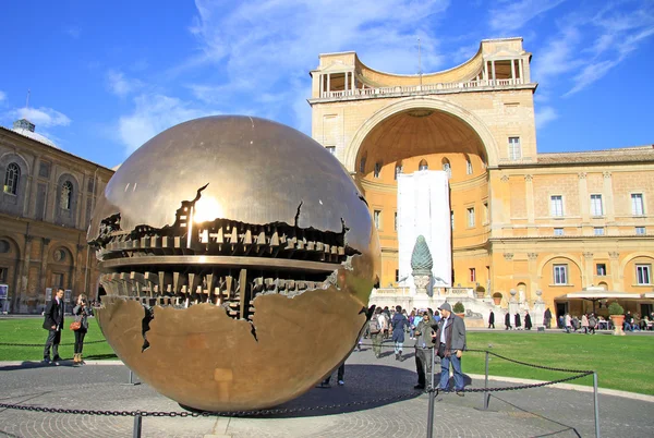 VATICAN, ROME, ITALY - DECEMBER 20, 2012: Sphere within sphere sculpture in Courtyard of the Pinecone at Vatican Museums — стокове фото