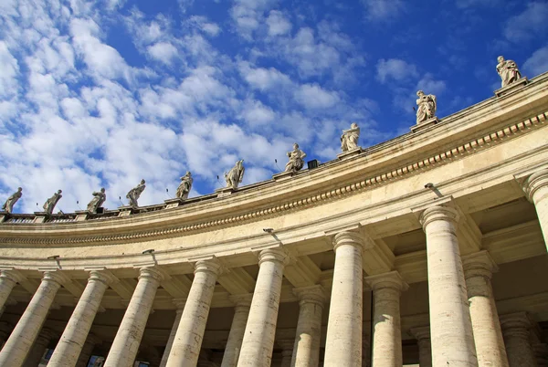 Rzym, Włochy - 20 grudnia 2012: St. Peter's Basilica kolumnada — Zdjęcie stockowe