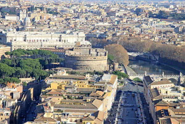 Rom, Italien - 20 December 2012: Flygfoto över Rom från Peterskyrkan i Rom, Italien — Stockfoto