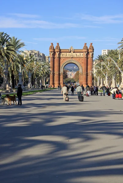 Barcelona, Katalónia, Spanyolország - December 12, 2011: Park Ciutadella és az Arc de Triomf Barcelonában — Stock Fotó