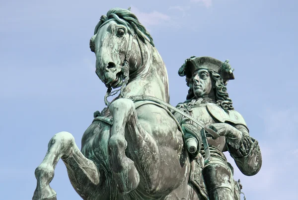 VIENNA, ÁUSTRIA - 22 de abril de 2010: Estátua do Príncipe Eugênio em frente ao Palácio de Hofburg, Viena, Áustria — Fotografia de Stock