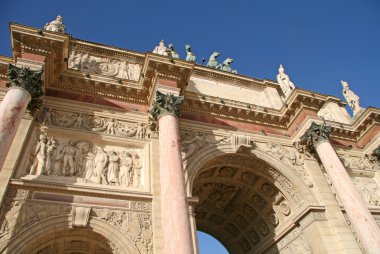 Paris, Fransa - 27 Kasım 2009: Arc de Triomphe du atlıkarınca Paris