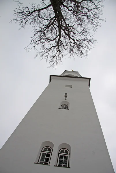 SIGULDA, LATVIA - MARÇO 17, 2012: Igreja Luterana Velha de São Bertoldo em Sigulda — Fotografia de Stock