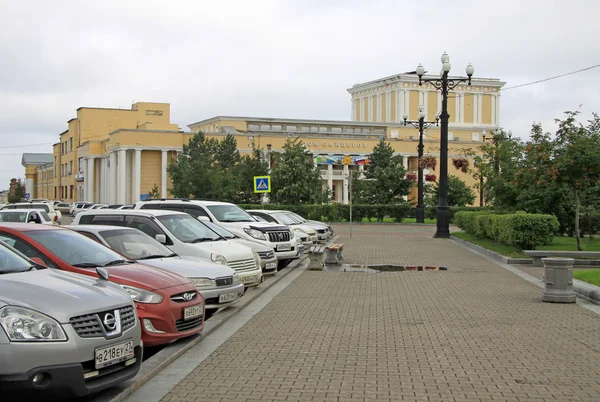 KHABAROVSK, RUSIA - 16 de agosto de 2013: Club de oficiales del distrito militar oriental en Jabárovsk — Foto de Stock