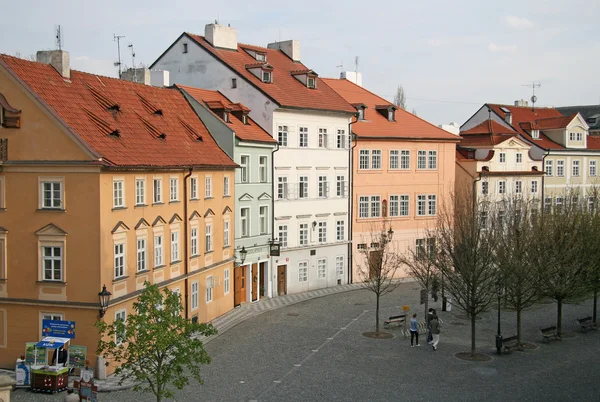 Prague, Cseh Köztársaság - április 18, 2010: színes házak, a Kampa-szigeten, Prága, Cseh Köztársaság — Stock Fotó