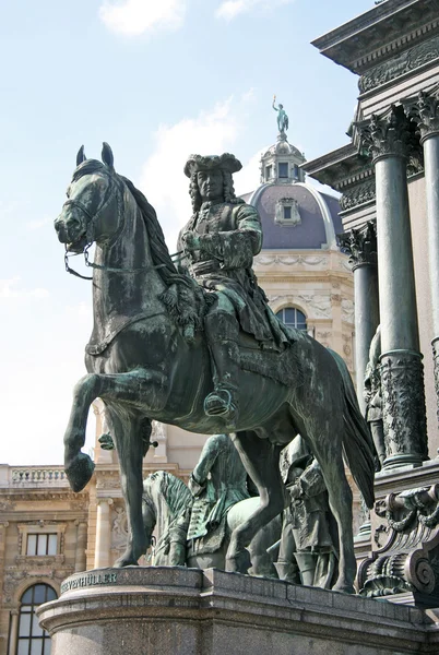 VIENA, AUSTRIA - 22 DE ABRIL DE 2010: Detalle del monumento a María Teresa en Maria-Thesienplatz, Viena, Austria — Foto de Stock