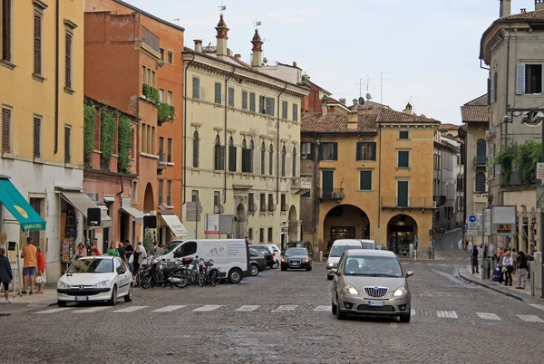 Verona, Italien - 03 September 2012: Street i Verona — Stockfoto