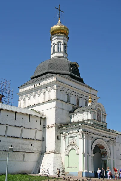 REGIONE MOSCA, SERGIYEV POSAD, RUSSIA - 31 MAGGIO 2009: Trinità Lavra di San Sergio - il più grande monastero maschile ortodosso in Russia — Foto Stock