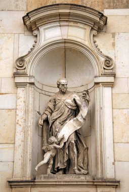 Dresden, Almanya - 27 Nisan 2010: Heykelleri Dresden Katedrali veya Holy Trinity (Katholische Hofkirche Katedrali)