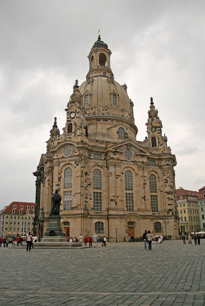 DRESDEN, GERMANIA - 27 APRILE 2010: Dresda Frauenkirche (Chiesa di Nostra Signora) che è una chiesa luterana a Dresda — Foto Stock