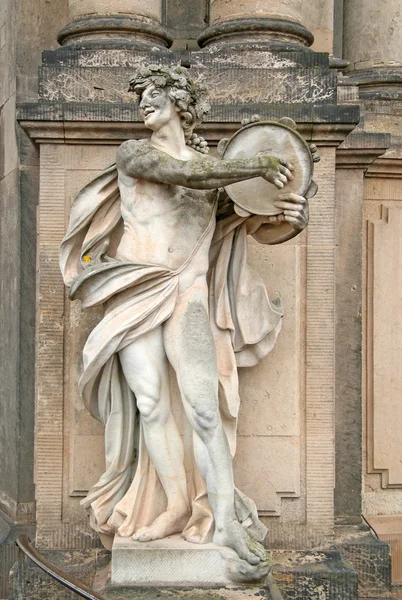 Statyer vid Zwinger-palatset i Dresden, Tyskland — Stockfoto