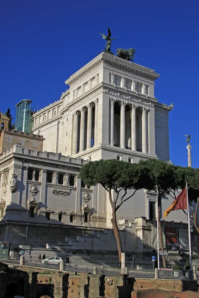 Rzym, Włochy - 21 grudnia 2012: Monumento Nazionale a Vittorio Emanuele Ii w Rzymie — Zdjęcie stockowe