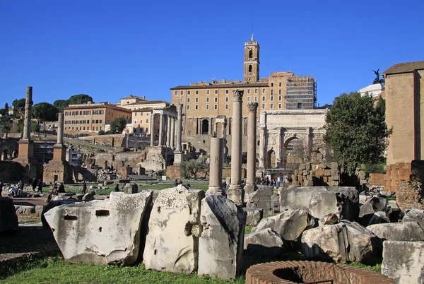 Rome, İtalya - 21 Aralık 2012: Kalıntıları Roma Forumu, Roma, İtalya — Stok fotoğraf