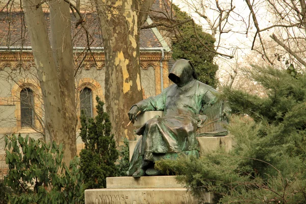 Socha Anonymus v Budapešti městský Park — Stock fotografie