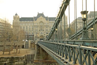 Szechenyi Chain Bridge görünümünden dört mevsim Hotel Gresham p