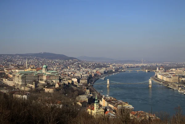 Widok na Dunaj z Szechenyi Chain Bridge i Mostu Małgorzaty, Budapeszt, Węgry — Zdjęcie stockowe
