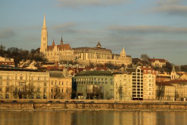 Buda Budapeşte, Macaristan'ın kıyısında görüntülemek