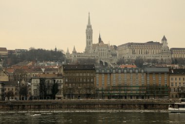 Buda Budapeşte, Macaristan'ın kıyısında görüntülemek