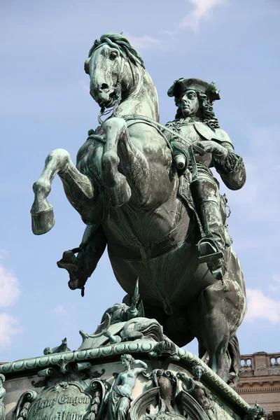 Estátua do Príncipe Eugênio em frente ao Palácio de Hofburg, Viena, Áustria — Fotografia de Stock