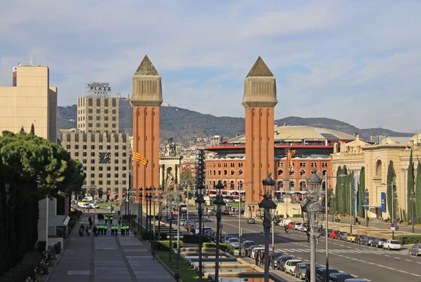 BARCELONA - DECEMBER 13, 2011: Avinguda de la Reina Maria Cristina - Street leading to Venetian Towers on Placa d'Espanya in Barcelona — стокове фото
