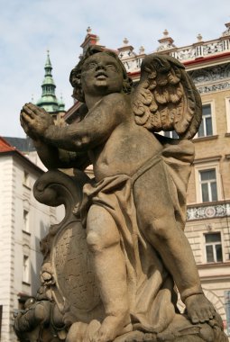 Heykelin üzerine küçük kasaba Meydanı'nda kutsal üçlü sütun (veba sütun). Prague, Çek Cumhuriyeti