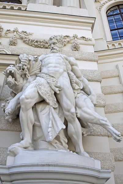 Herkules i Cerberus, Pałacu Hofburg, Wiedeń, Austria — Zdjęcie stockowe