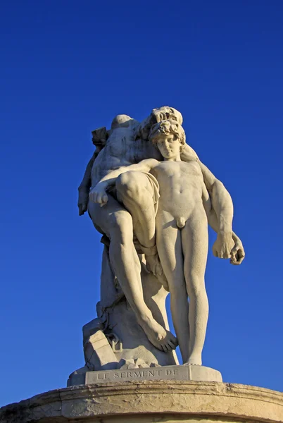 Socha v Jardin des Tuileries (Tuilerijské zahrady), Paříž, Francie — Stock fotografie