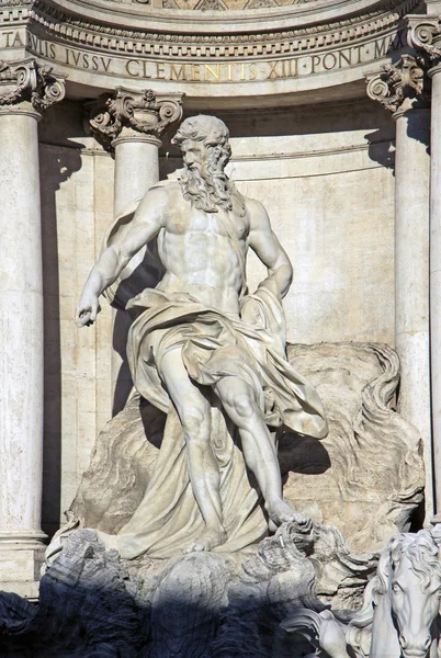 Neptunus i Fontana di Trevi (Fontana di Trevi) i Rom, Italien — Stockfoto