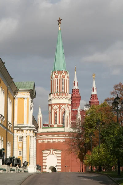 St Nicholas (Nikolskaya) tornet i Moskow Kreml. Moscow, Ryssland — Stockfoto